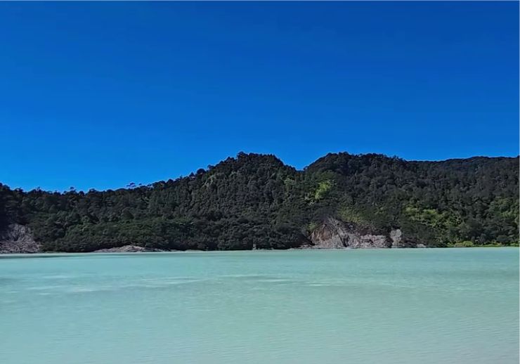 Dari ujung dunia hingga pelosok negeri, kami siap menemanimu.